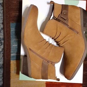 Earth Origins Collette Collista Bootie - Carob